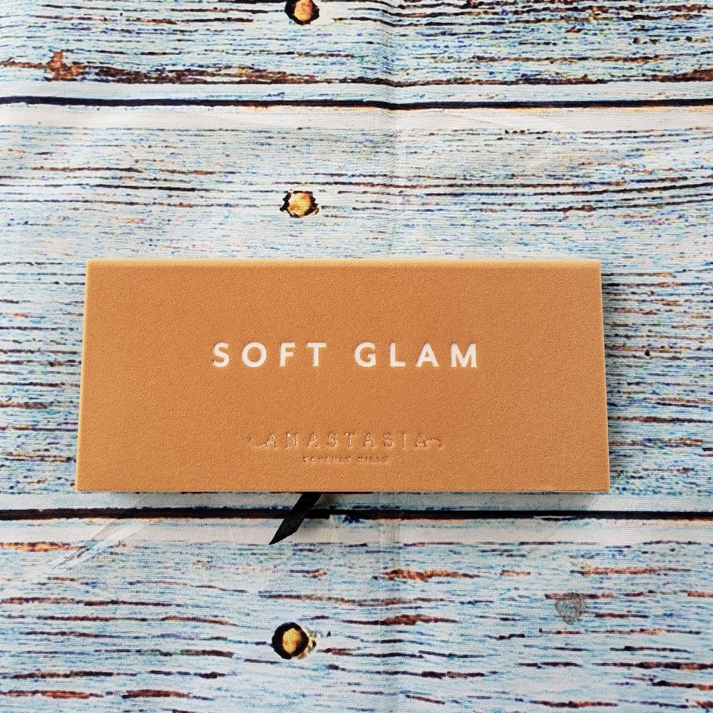 Anastasia Beverly Hills Soft Glam Eyeshadow Palette